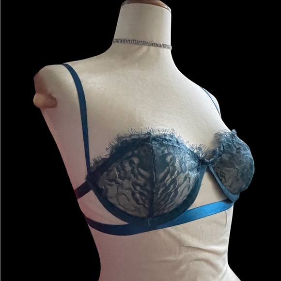 Victoria's Secret Other - Teal Lace Sexy B Cup Underwire bra